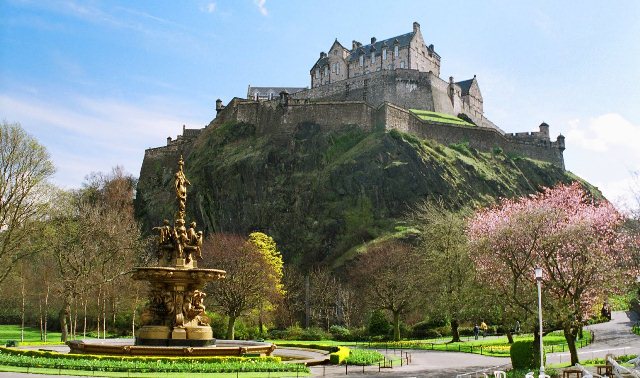 2. Edinburgh Castle Skotlandia